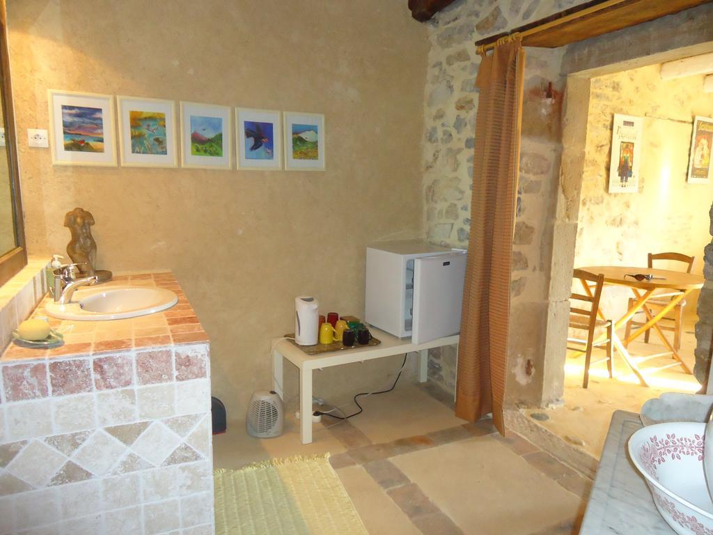 La Colline Bleue Bed & Breakfast Banne Екстериор снимка