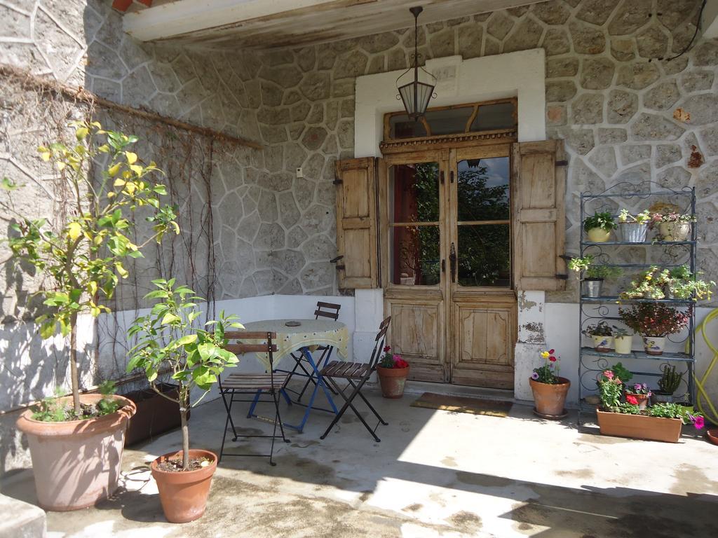 La Colline Bleue Bed & Breakfast Banne Стая снимка
