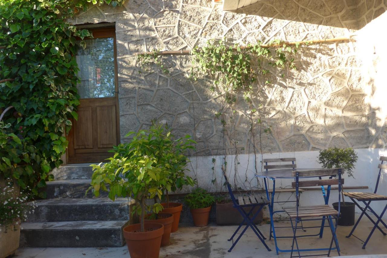 La Colline Bleue Bed & Breakfast Banne Екстериор снимка